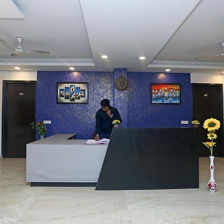 Hotel O Maira Stays Faridabad Exterior photo